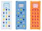 Trois matelas pneumatiques Crivit, transparents, bleu et orange, pour la piscine.