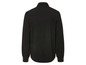 Chemise noire à manches longues.