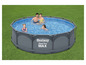 Une famille s'amuse dans une piscine Bestway Steel Pro MAX.