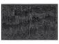 Un tapis de bain gris foncé avec une texture douce et pelucheuse.