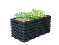 Légumes plantés dans une jardinière moderne, à plusieurs niveaux.