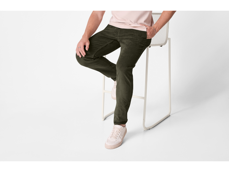 Pantalon en velours homme.