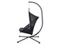 Fauteuil suspendu noir avec structure métallique.