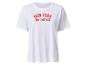 T-shirt blanc avec impression rouge 'NEW YORK 5th AVENUE'.