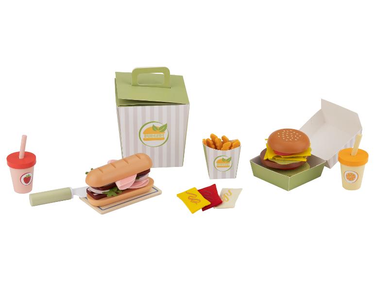 Ensemble de jeu de restauration rapide en bois avec burger, frites et boissons.