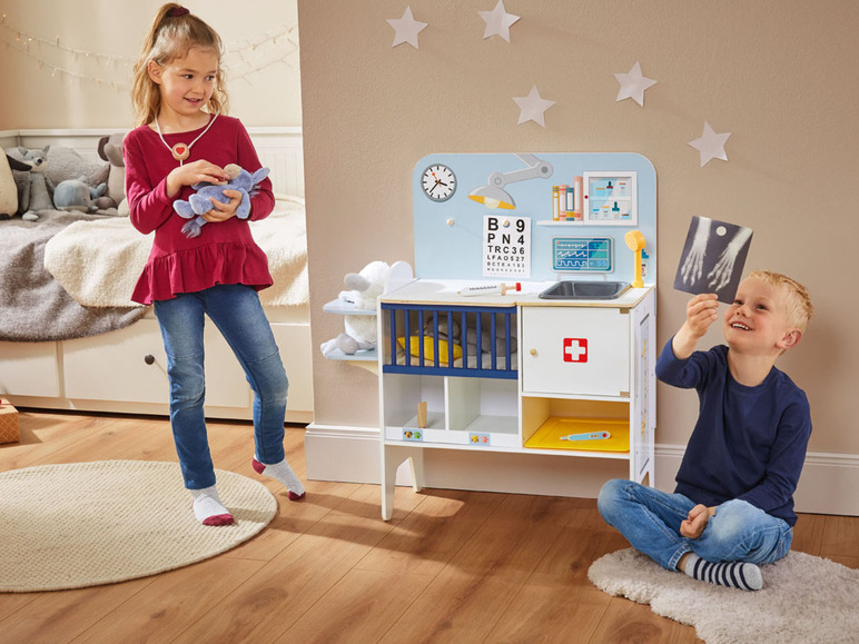 Aller en mode plein écran : Playtive Clinique pour bébé et vétérinaire 2 en 1 - Image 2