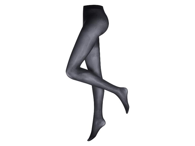 Collants noirs sur un mannequin.