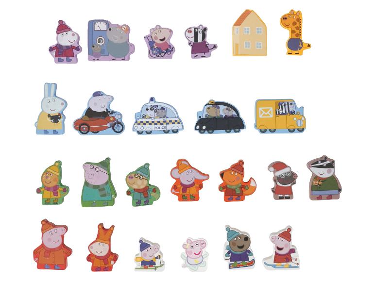 Figurines en bois Peppa Pig avec personnages et véhicules.