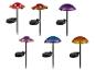 Six lampes solaires en forme de champignon de différentes couleurs.