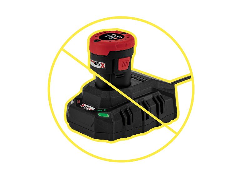 Un chargeur de batterie avec une batterie insérée, barré d'un cercle et d'une ligne jaune.