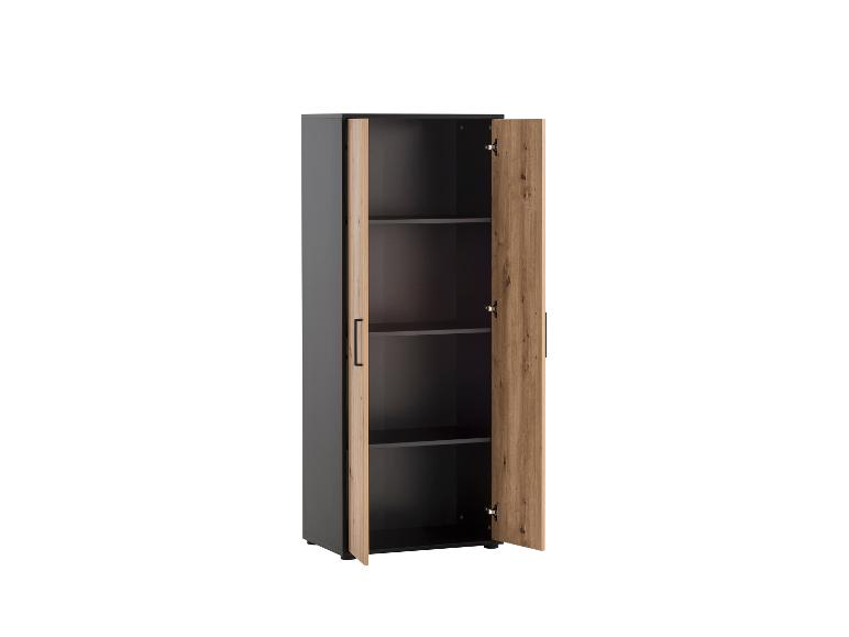 Armoire haute à deux portes, une gris foncé et une effet bois clair, avec étagères intérieures.