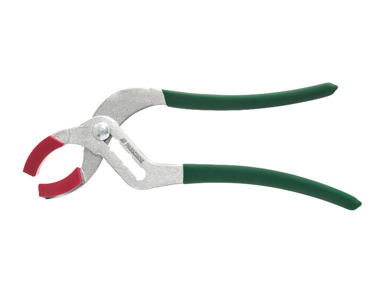 Une pince à eau Parkside verte avec des poignées rouges.