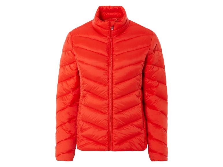 Une veste matelassée rouge avec une fermeture éclair.