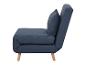 Fauteuil convertible bleu marine avec accoudoirs et pieds en bois.