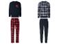 Deux ensembles de pyjamas avec un pantalon à carreaux et un haut uni ou à carreaux.