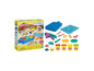 Play-Doh 'Little Chef Starter Set' avec des couverts, des formes et de la pâte à modeler.