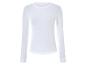 Un t-shirt blanc à manches longues avec des côtes.