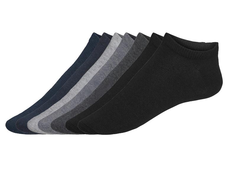 Lot de chaussettes mi-bas noires et grises.
