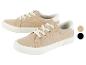 Baskets beige en toile, lacets blancs.