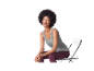 Femme en débardeur gris et pantalon bordeaux assise sur une chaise transparente.