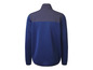 Une veste polaire bleue à manches longues