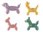 Quatre figurines d'animaux en forme de ballon de différentes couleurs.