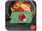 Une poêle avec du blanc de poulet, des légumes et des rondelles de citron sur une plaque de cuisson.