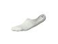 Une paire de socquettes blanches avec un motif ondulé gris à l'intérieur du talon.