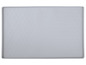 Un tapis en silicone gris avec un motif en relief pour attraper les restes de nourriture.
