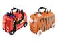 Deux valises pour enfants, une voiture de pompiers rouge et un tigre orange.