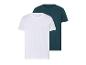 Deux t-shirts unis, blanc et vert foncé.
