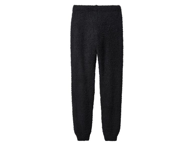 Pantalon de jogging noir moelleux sur fond blanc
