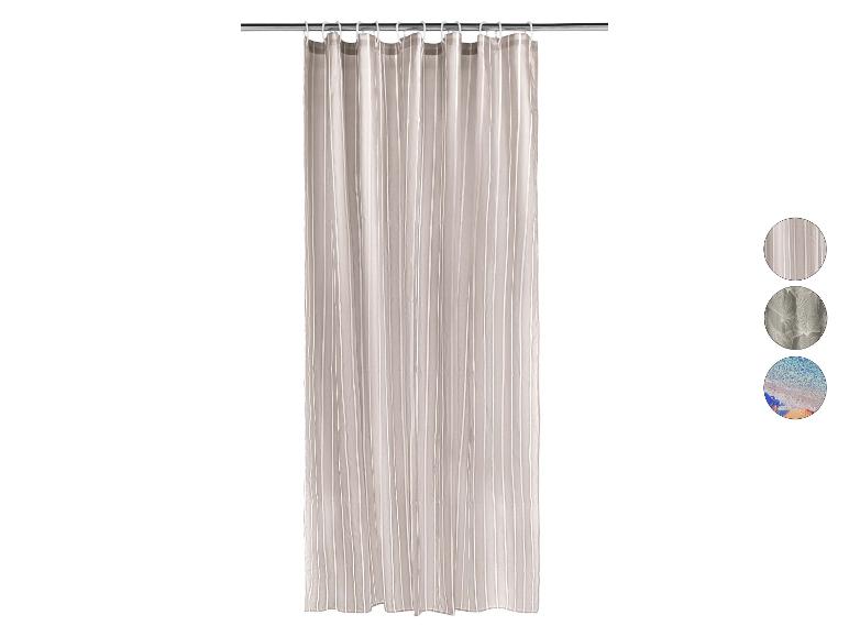 Rideau de douche beige à rayures verticales et anneaux, avec échantillons de design.