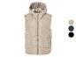 Gilet matelassé beige à capuche.