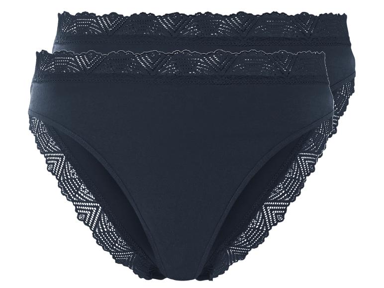 Deux paires de culottes bleues avec de la dentelle