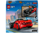 Voiture de sport jouet avec figurine, set 60486, sur fond urbain.