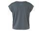 T-shirt gris à manches courtes avec des empiècements en mesh au dos.