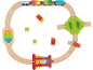 Ensemble de train en bois avec rails, locomotive colorée et accessoires de jeu.