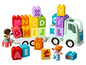 Jouets Lego Duplo avec un camion et des blocs avec des lettres.