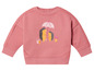 Un sweat-shirt rose à manches longues pour bébé avec un imprimé d'hérissons sous un parapluie.