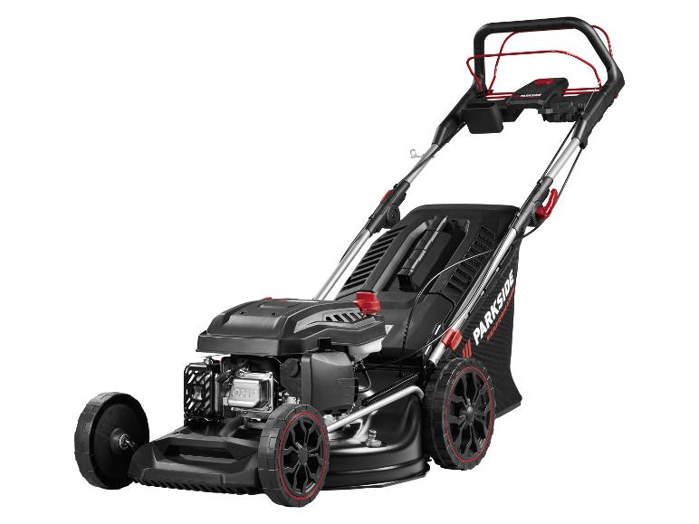 Tondeuse à gazon à essence noire avec des accents rouges et un bac de ramassage.