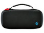 Une housse noire pour Nintendo Switch avec un logo de gorille.
