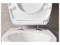 Un abattant de toilettes blanc avec fermeture douce et charnières en acier.