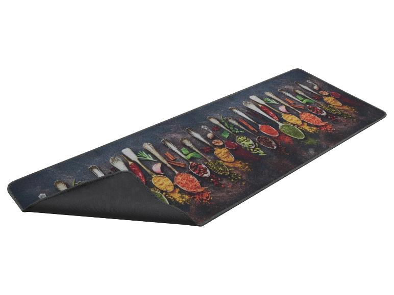 Tapis de cuisine avec motif d'épices dans des cuillères