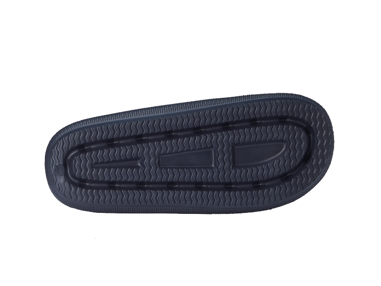 Semelle de tongs bleu foncé.