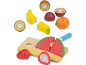 Ensemble de fruits jouets en bois avec planche à découper, couteau, pastèque, kiwi, banane, orange et fraise.