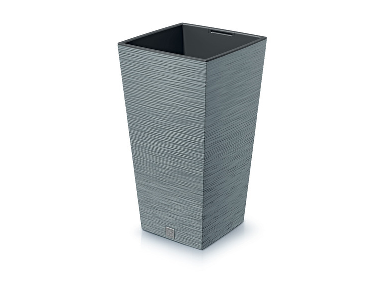 Un pot de fleurs rectangulaire gris avec un motif rayé.