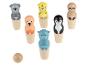 Un jeu de quilles en bois avec des figurines d'animaux, y compris une boule.