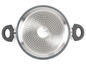 Une casserole grise avec une poignée noire, marque Russell Hobbs.