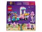 Ensemble LEGO Friends avec un chariot à bonbons rose, un scooter et des figurines.